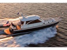 Hunt Yachts Hunt 44 Flybridge Cruiser 2011 Boat specs