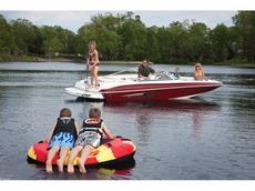 Larson Escape 204 I/O 2011 Boat specs