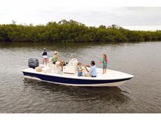 Pathfinder 2200 TRS 2011 Boat specs