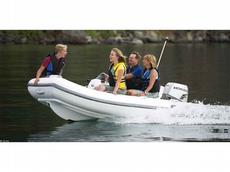 Walker Bay 310 Console FTD 2011 Boat specs