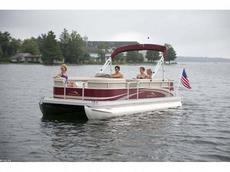 Bennington 17 SL 2012 Boat specs