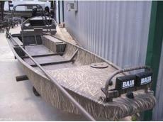 Gator Trax 18 x 38 2012 Boat specs