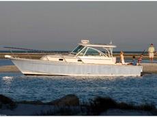 Hunt Yachts Surfhunter 33 Hardtop  2012 Boat specs