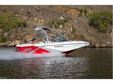MB Sports F21 Tomcat 2012 Boat specs