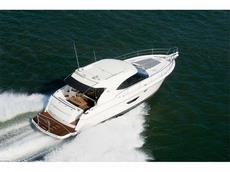 Riviera Yachts 4400 Sport Yacht 2012 Boat specs