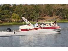 220 Fish & Play Boat Specs