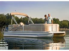 Bennington 1875 GL 2013 Boat specs