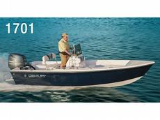 Century Boats 1701 Inshore 2013 Boat specs