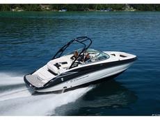 Crownline E2 EC 2013 Boat specs
