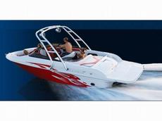 Reinell 220 LSE 2013 Boat specs