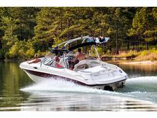 Stingray 235LR  2013 Boat specs