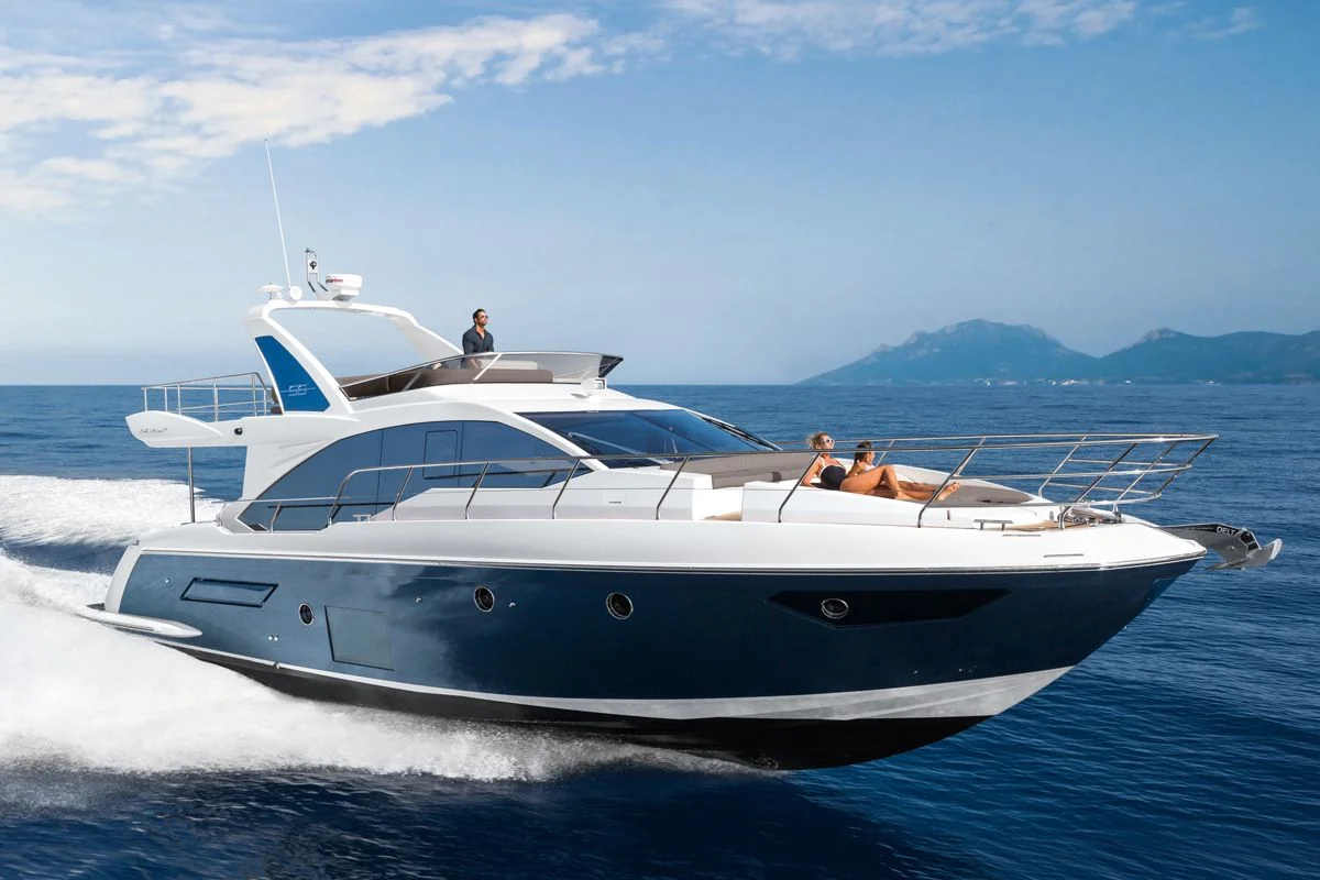 Azimut Yachts 56 Fly 2017 boat specs