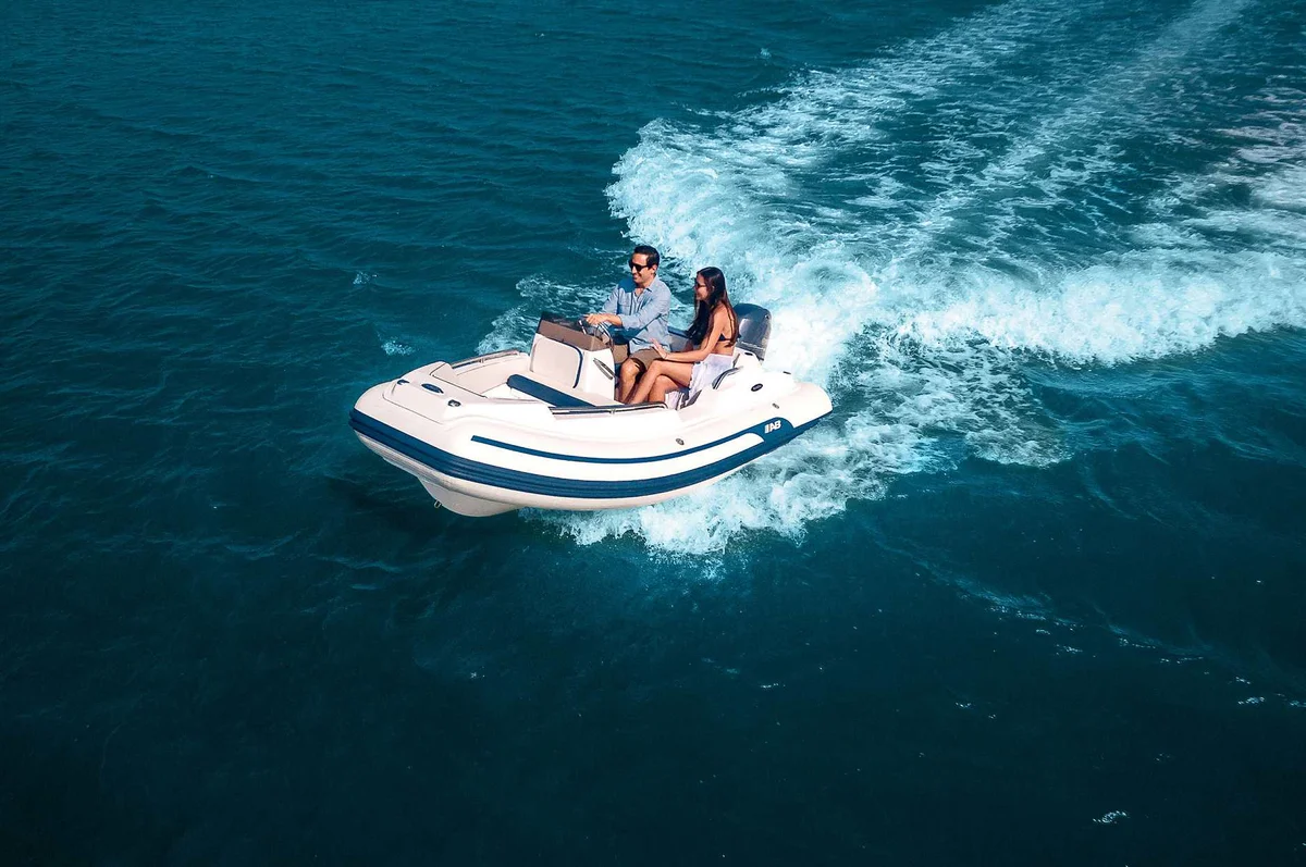 Nautilus 13 DLX Boat Specs