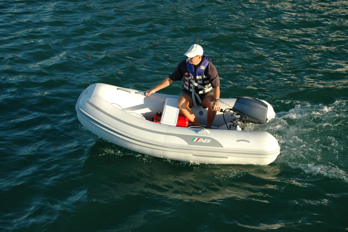 AB-Inflatables Navigo 8 VS 2008 boat specs