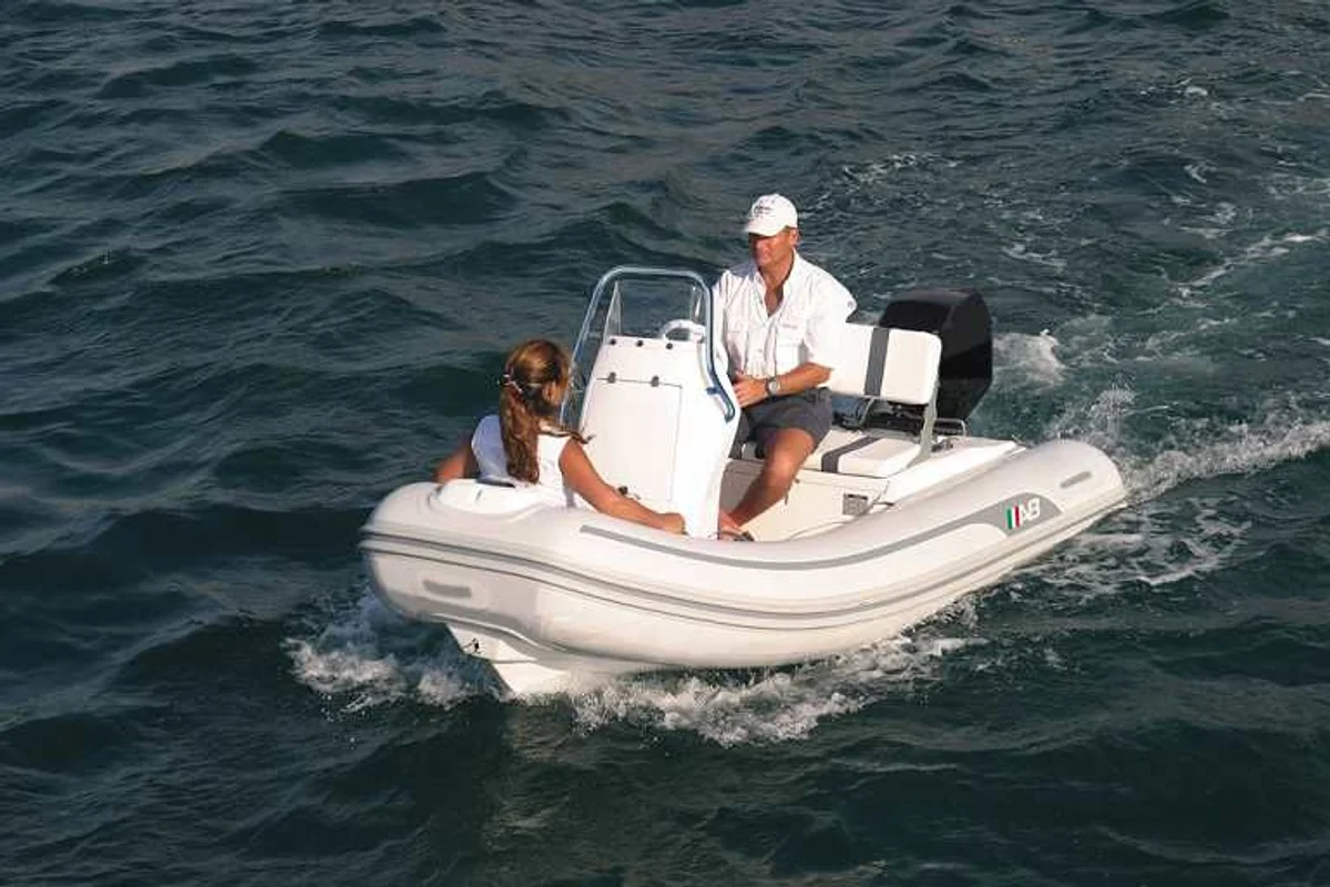 Oceanus 11 VST Boat Specs