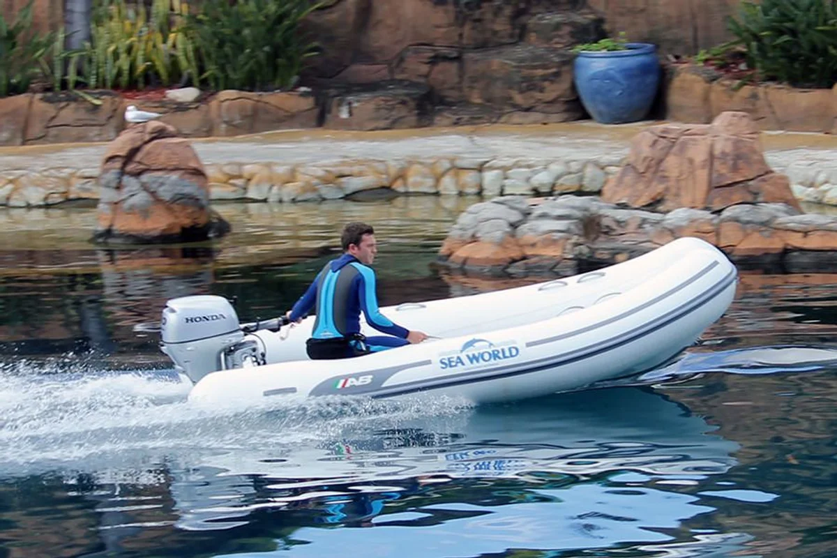 Ventus 12 VL Boat Specs