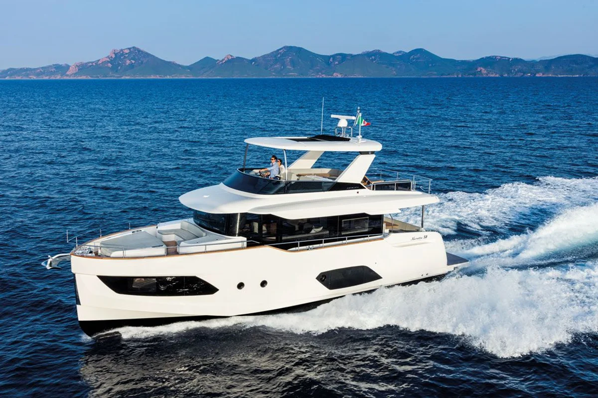 Absolute Yachts Navetta 58 Flybridge 2018 boat specs