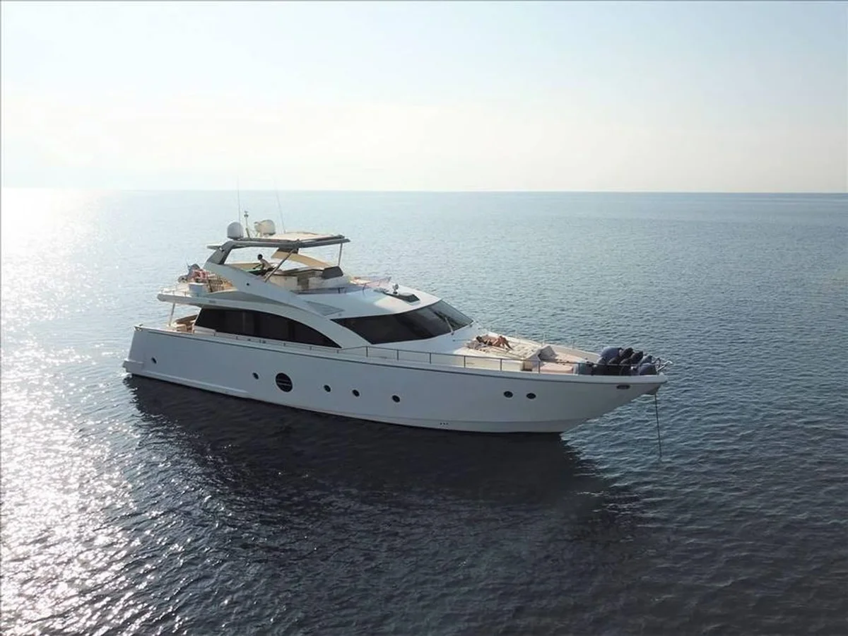 Aicon Yachts 75 Flybridge 2010 boat specs