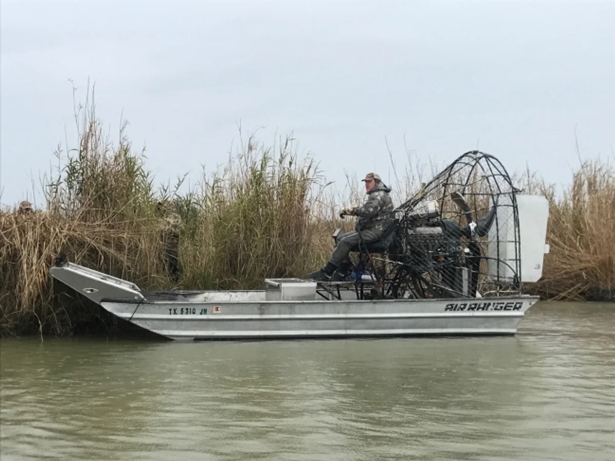 Airboat Air Ranger 2001 boat specs