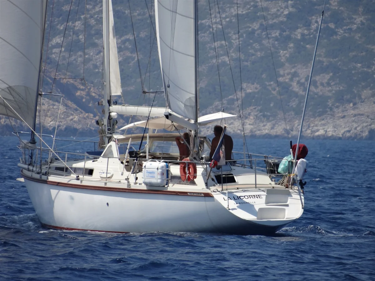 Amel Santorin 1989 boat specs