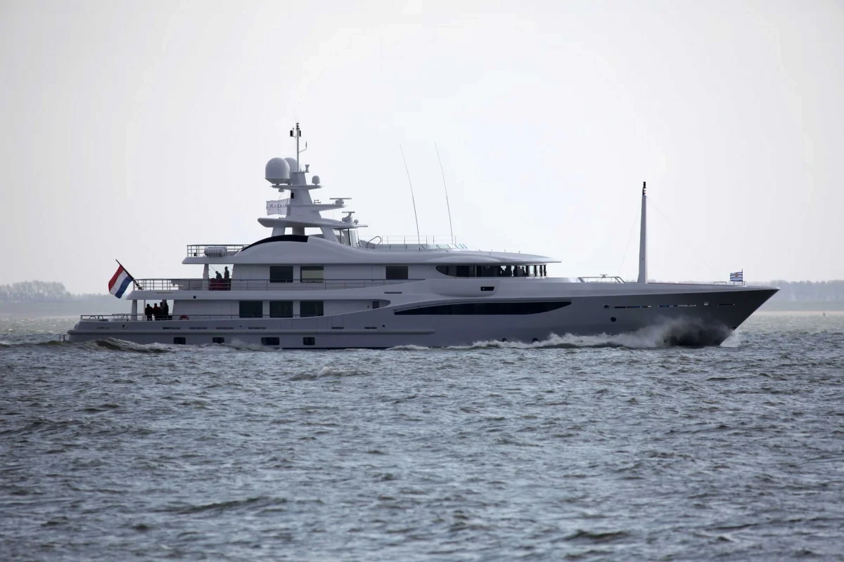 Amels Ariela 2011 boat specs