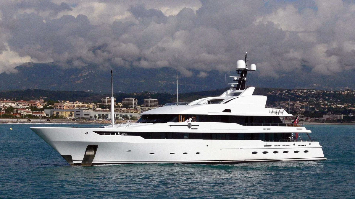 Amels Astrid Conroy 2006 boat specs