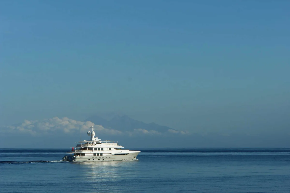 Amels Deep Blue 2014 boat specs