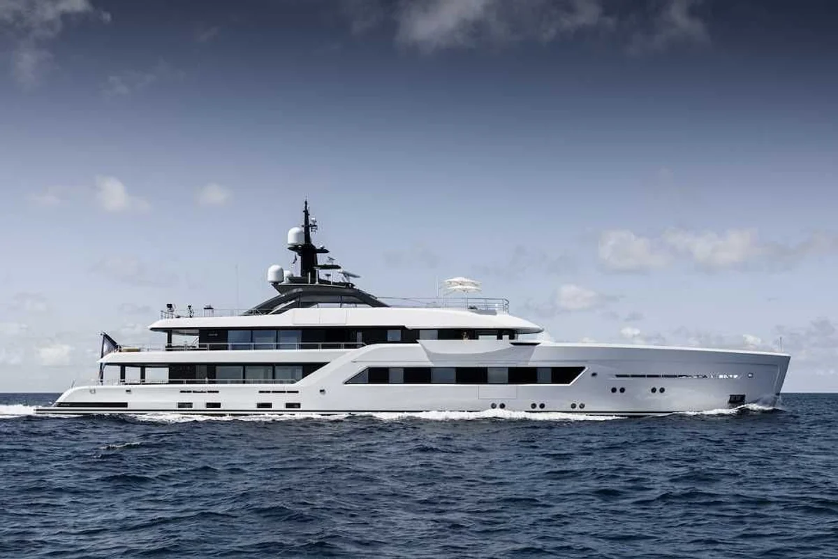 Amels Entourage 2023 boat specs