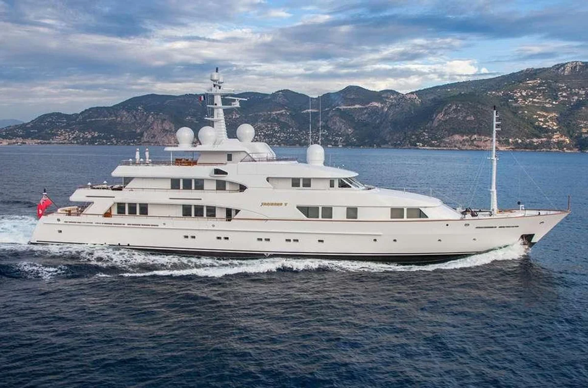Amels Faribana V 1998 boat specs