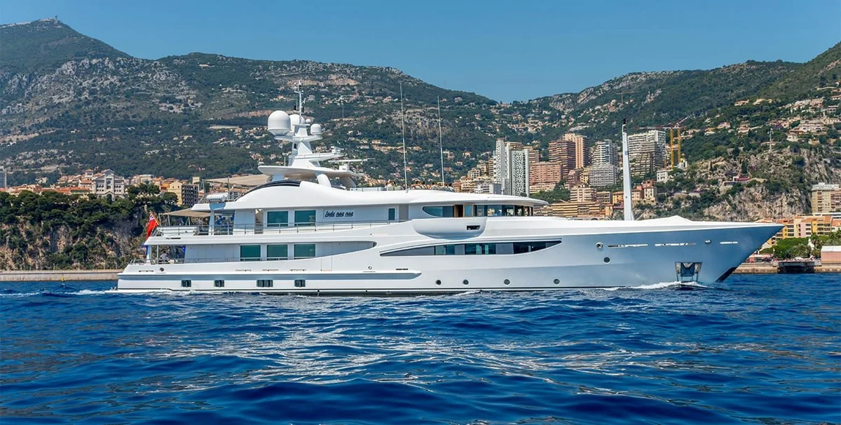 Amels Lady Brave 2008 boat specs