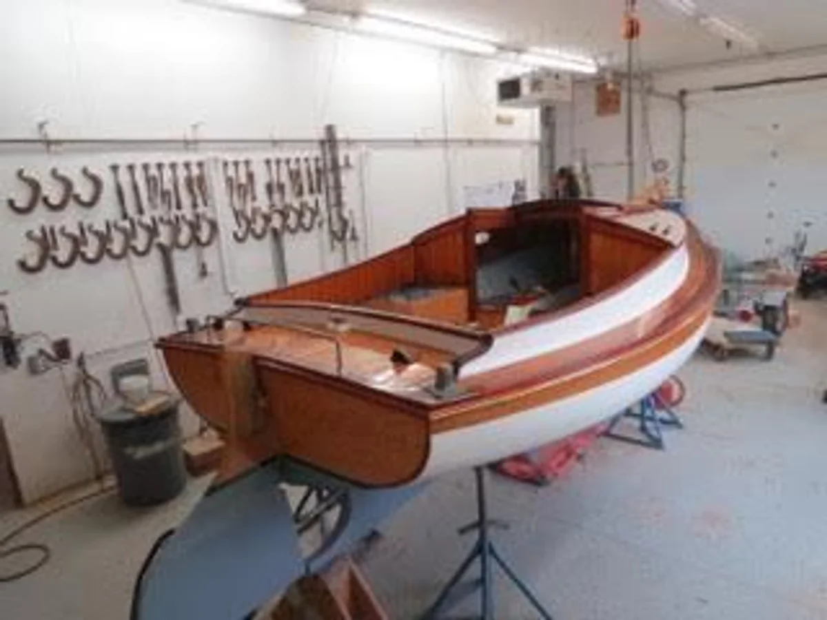 Catboat Boat Specs