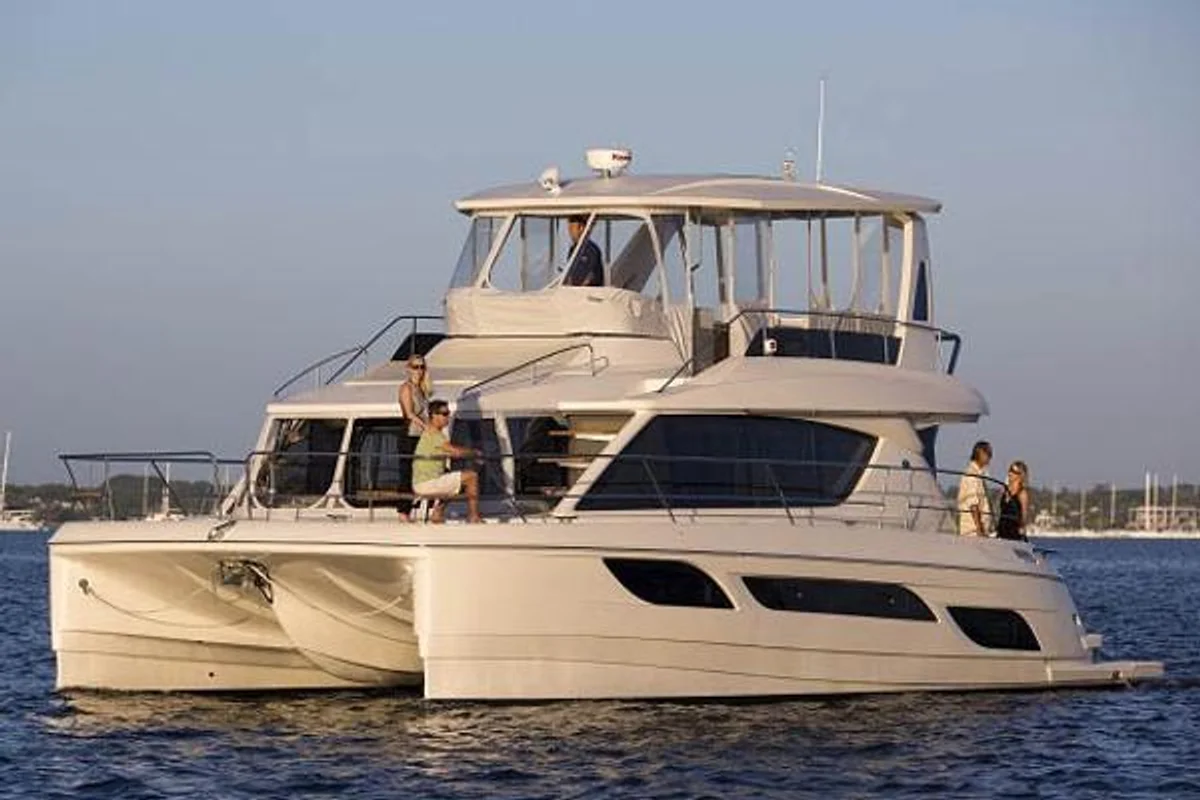 Aquila Aquila 48 2014 boat specs