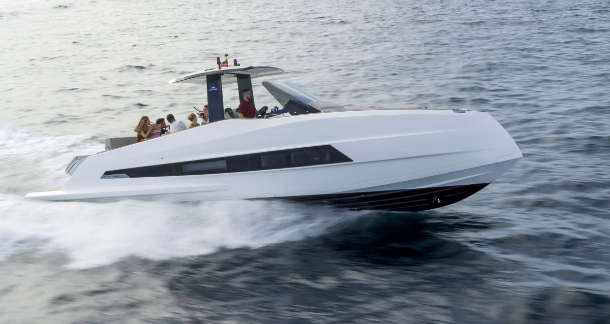 Astondoa 377 Coupe 2024 boat specs