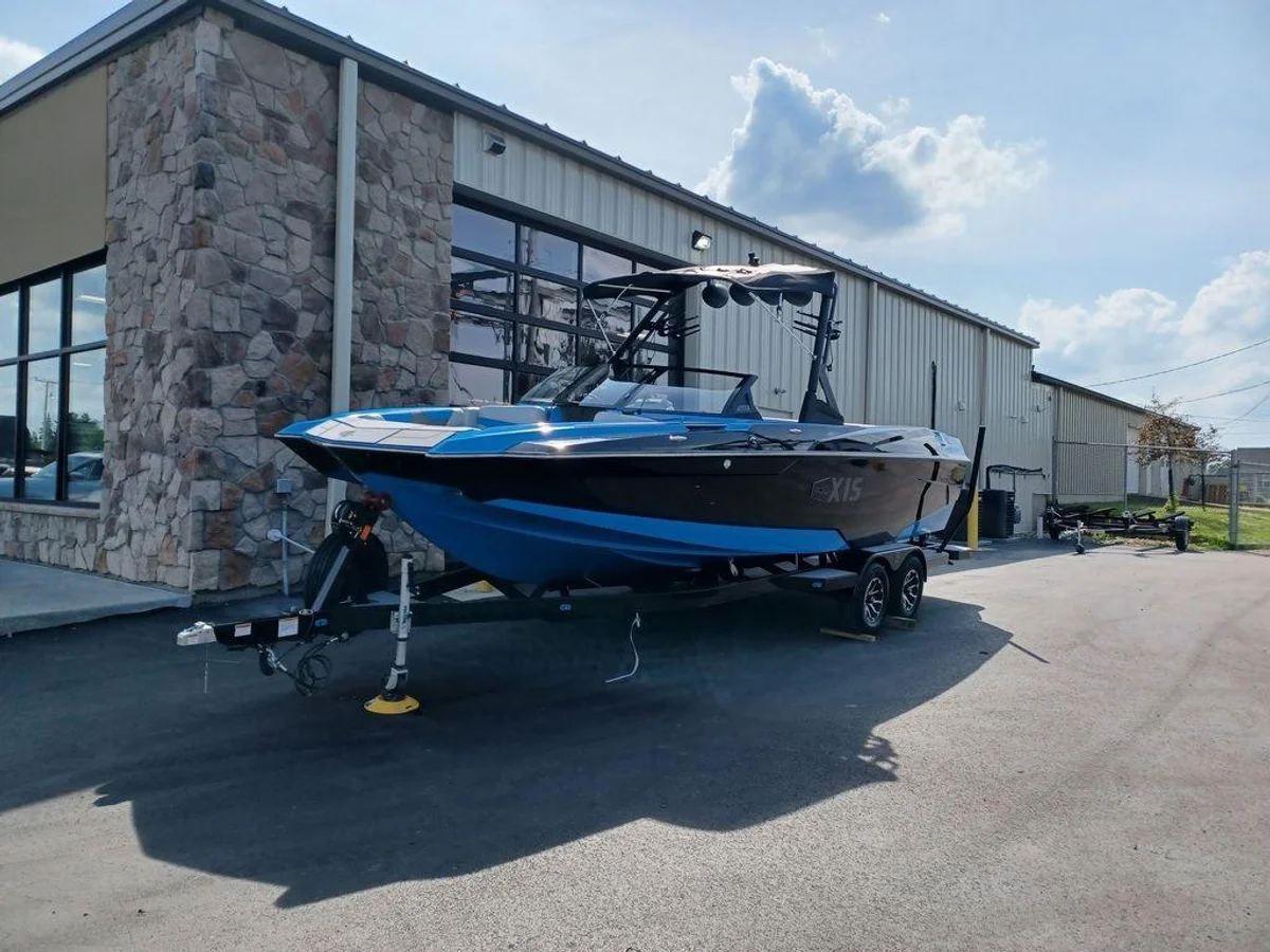 Axis A24 2022 boat specs