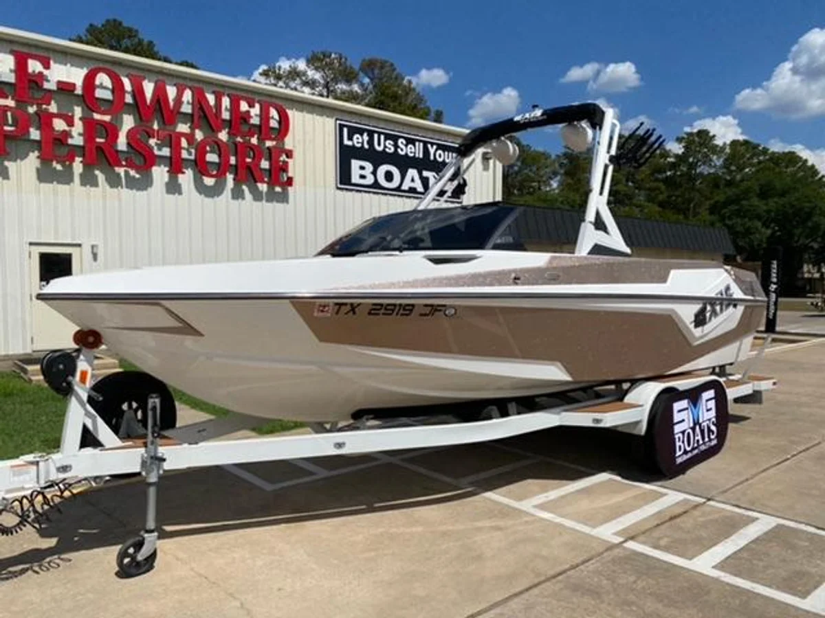Axis T SERIES T23 2021 boat specs