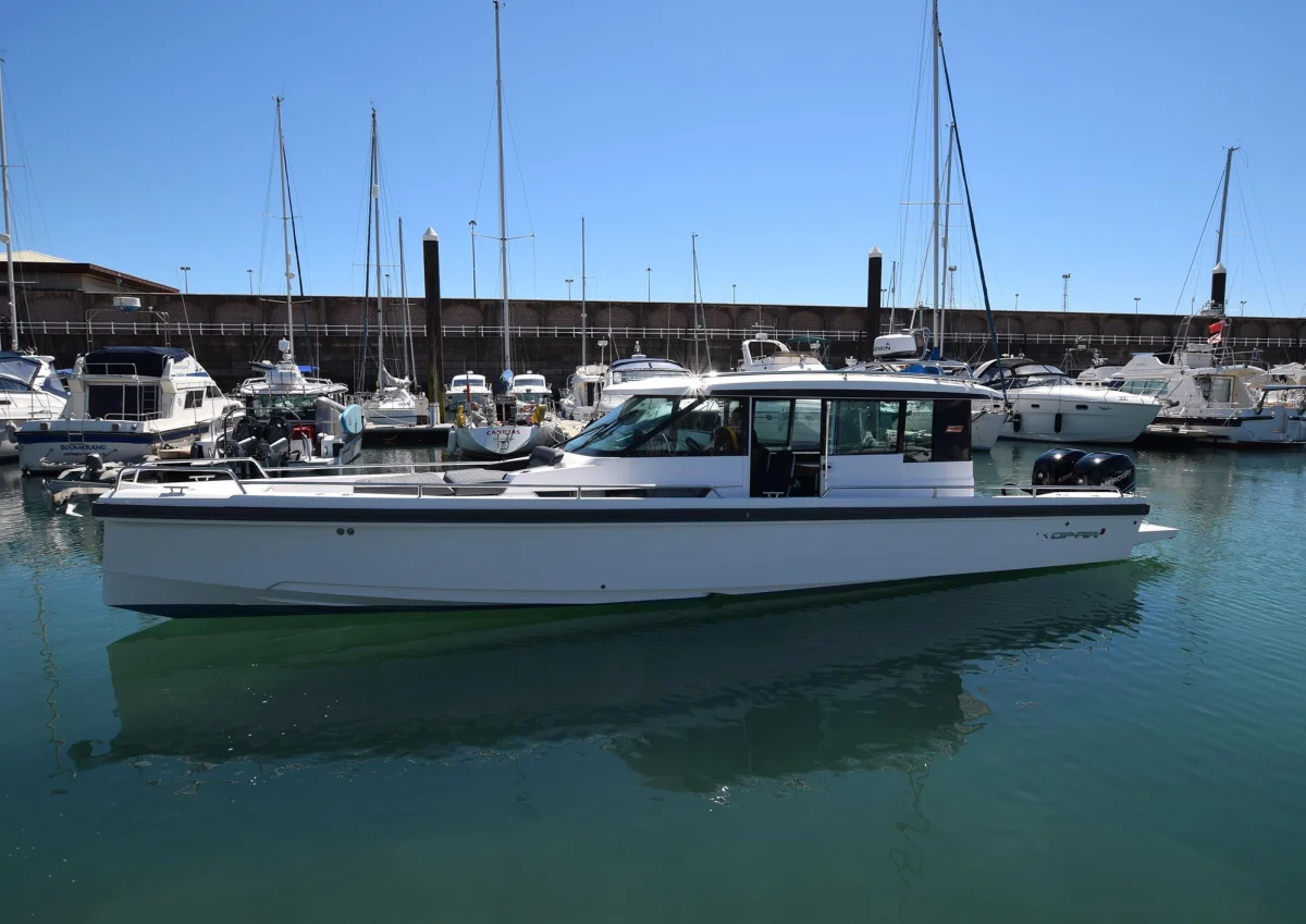 Axopar 37 Sports Cabin Sports Cabin 2018 boat specs