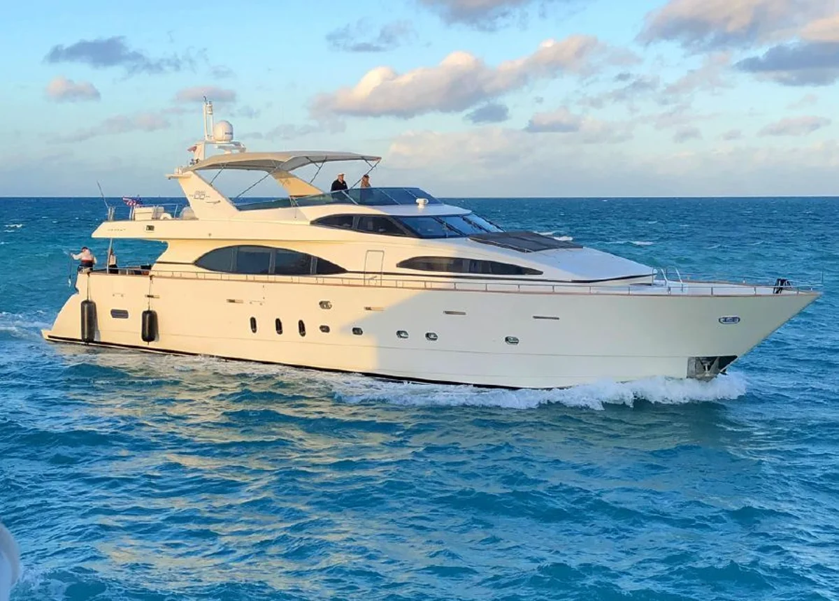 Azimut Yachts 100 Jumbo 2003 boat specs