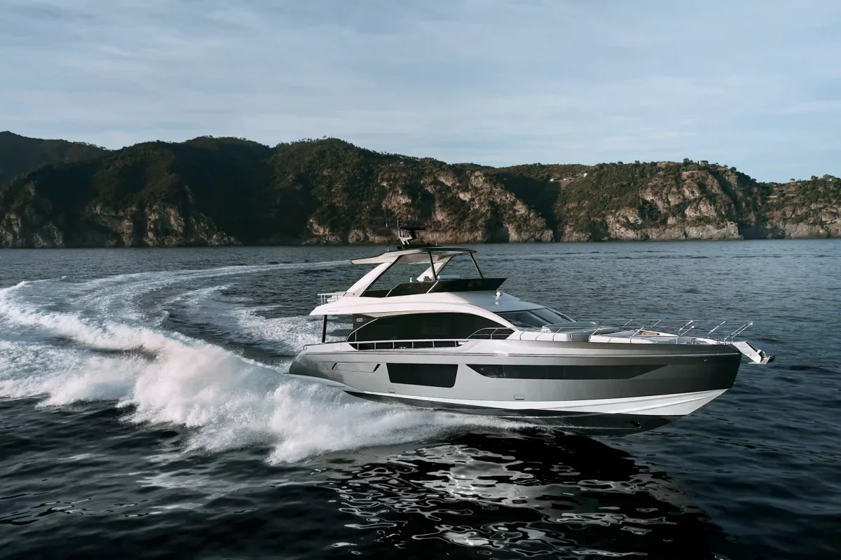 Azimut Yachts 68 Fly Flybridge 2021 boat specs