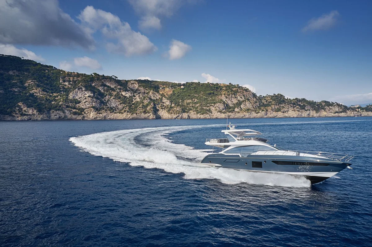 Azimut Yachts 74 Fly 2003 boat specs