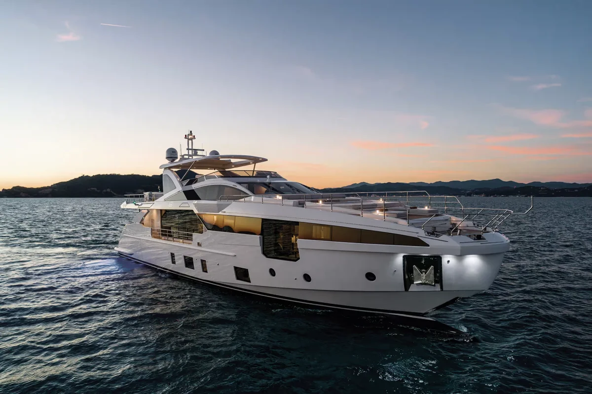 Azimut Yachts Grande 32M 2018 boat specs