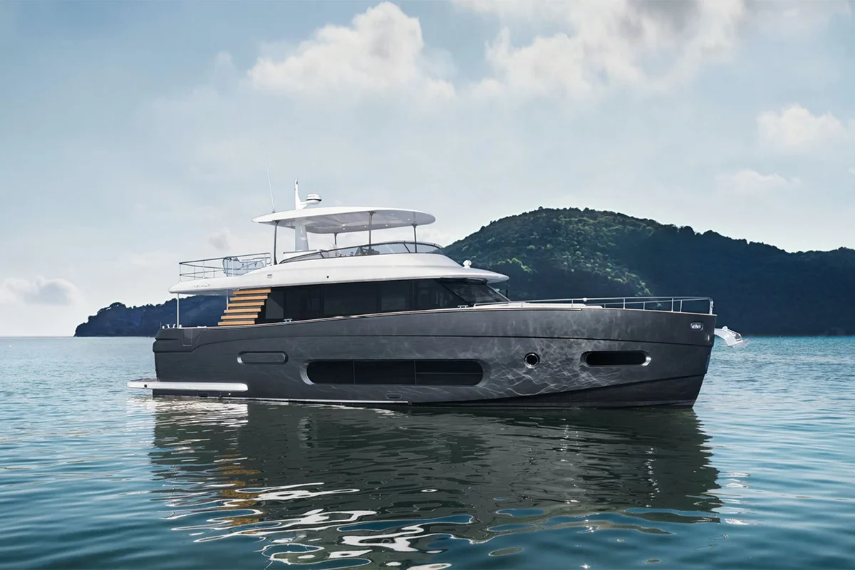 Azimut Yachts Magellano 66 2015 boat specs