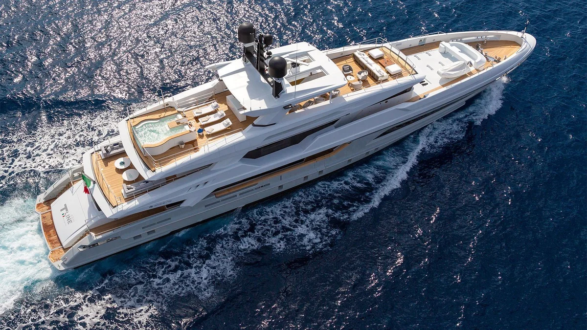 Baglietto Apache II 2009 boat specs