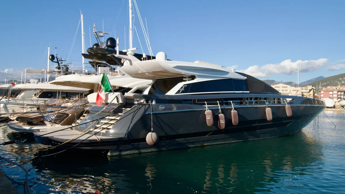 Baia Black Legend 2010 boat specs
