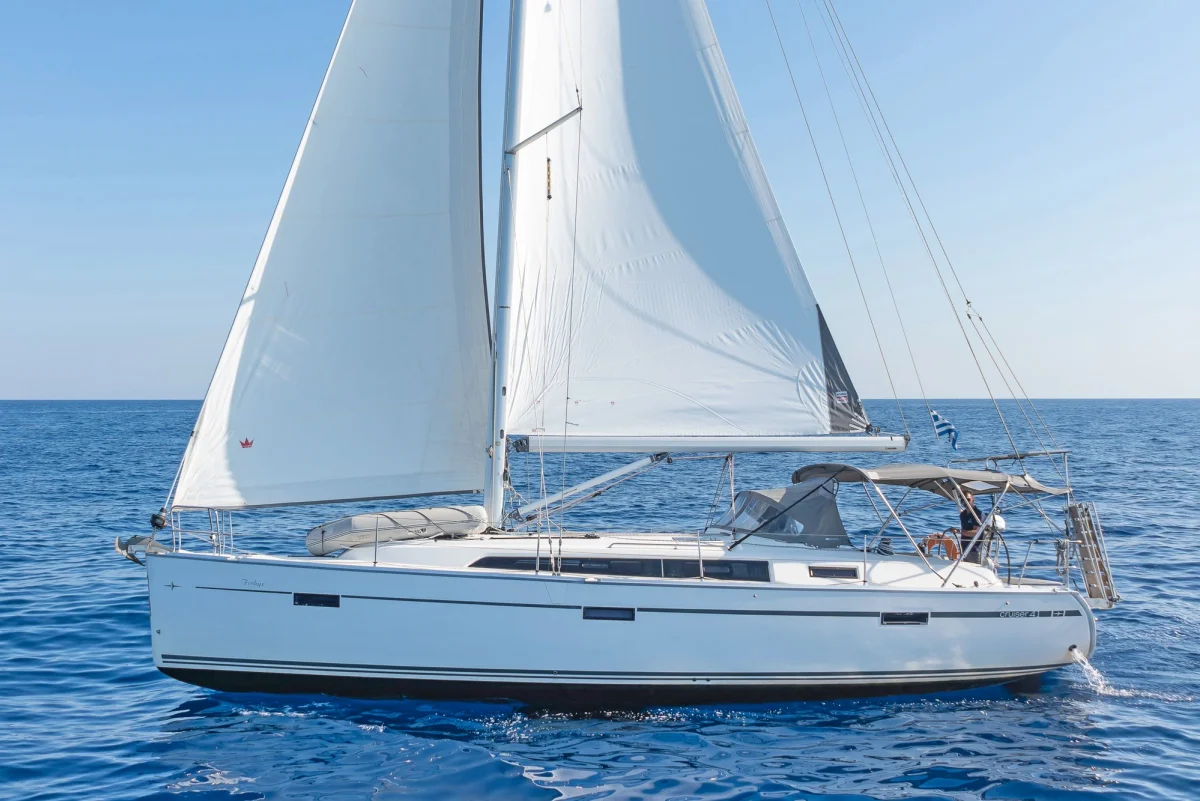 Bavaria Yachts Cruiser 41S 2011 boat specs