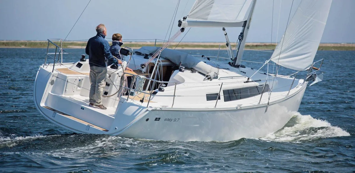 Bavaria Yachts Easy 9.7 Standard/Shoal Draft 2015 boat specs