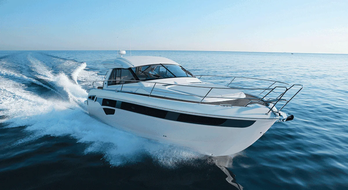 Bavaria Yachts Sport 400 Open/ST/HT/Coupe.  2015 boat specs