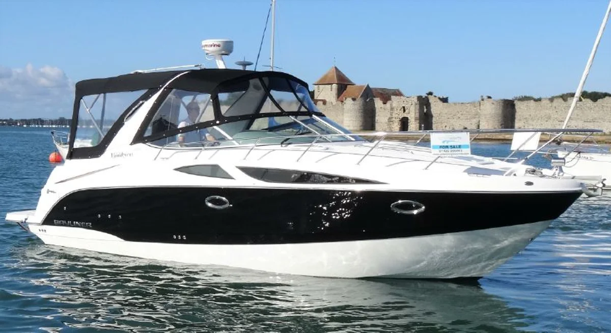Bayliner 335 Cruiser Cruiser 2012 boat specs