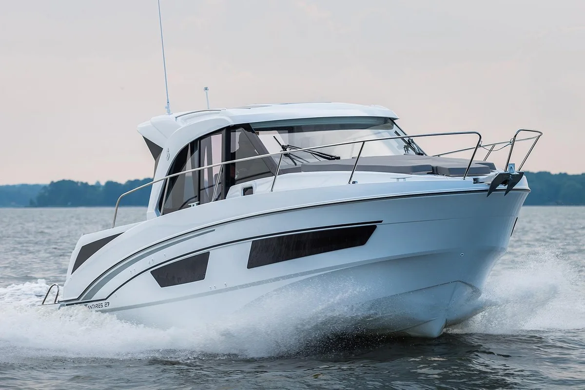 Beneteau Antares 9 2022 boat specs