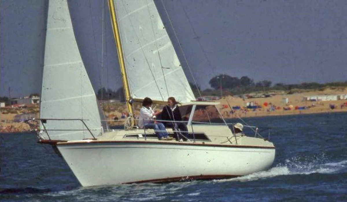 Beneteau Evasion 25 1977 boat specs