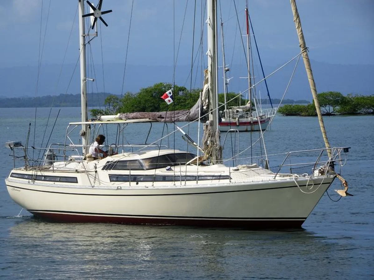 Beneteau Evasion 37 1979 boat specs